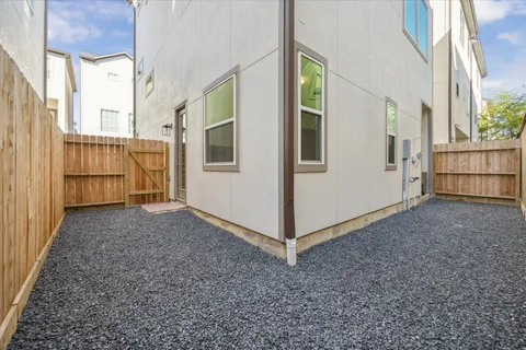 $475,000 | 10923 Brookeshire Chase Lane, Houston, TX 77043