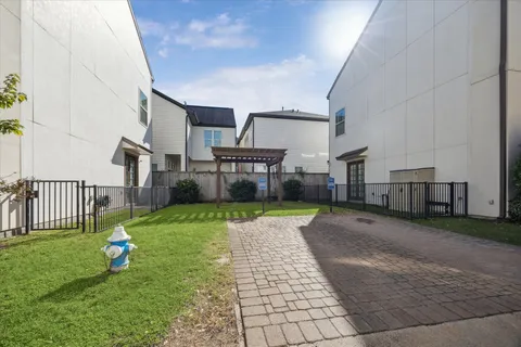 $475,000 | 10923 Brookeshire Chase Lane, Houston, TX 77043