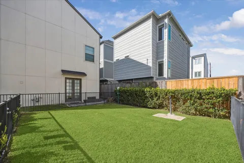 $475,000 | 10923 Brookeshire Chase Lane, Houston, TX 77043