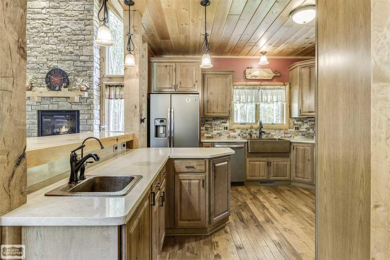 10457 Imlay City Road Avoca, MI 48006 - Photo 18 of 77 50075271-17.JPG