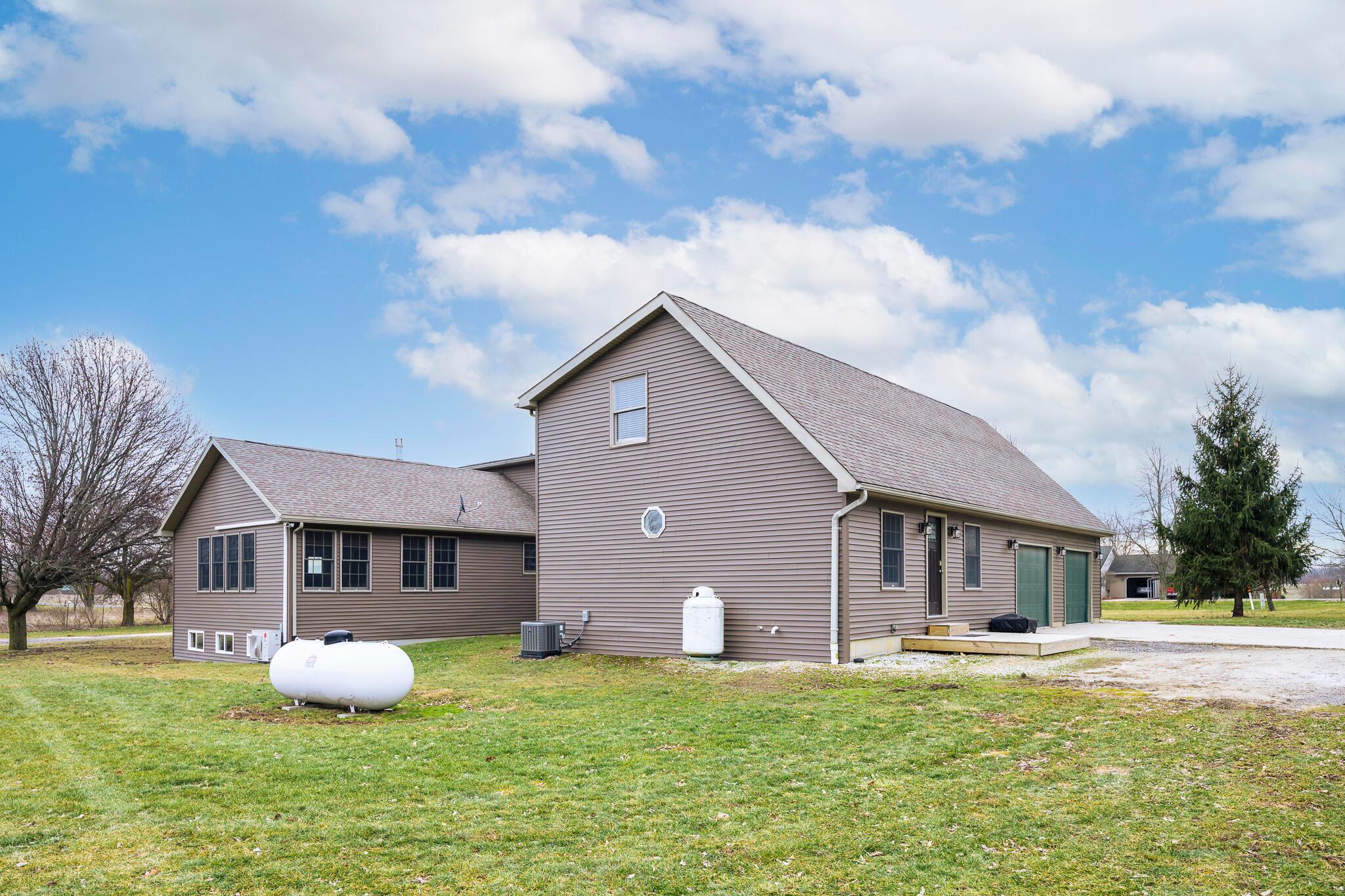 23481 Fairmount Road Waynesfield, OH 45896 - Photo 61 of 76 23481 Fairmount Road (60)
