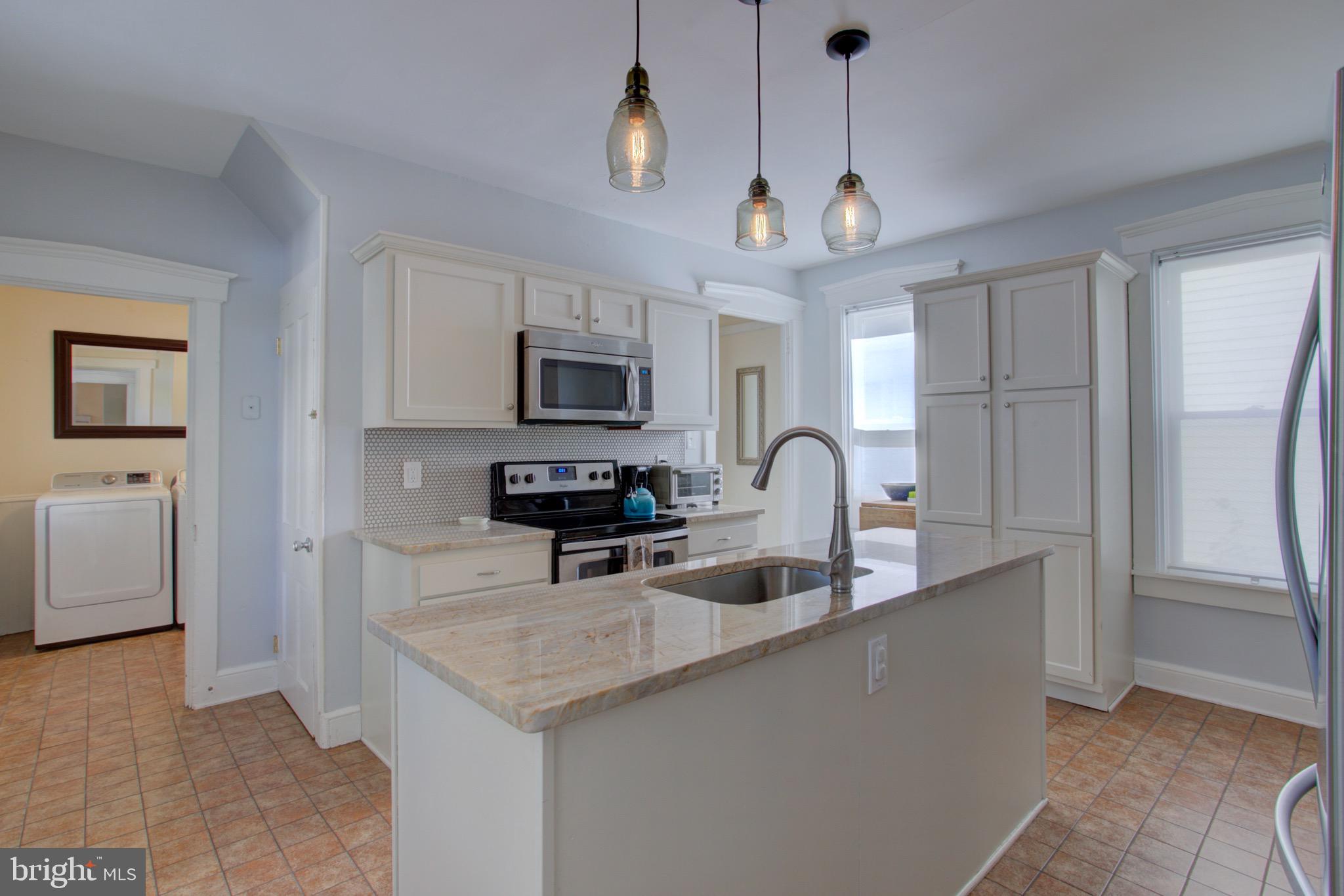 23 West Orange Street Lititz, PA 17543 - Photo 4 of 35