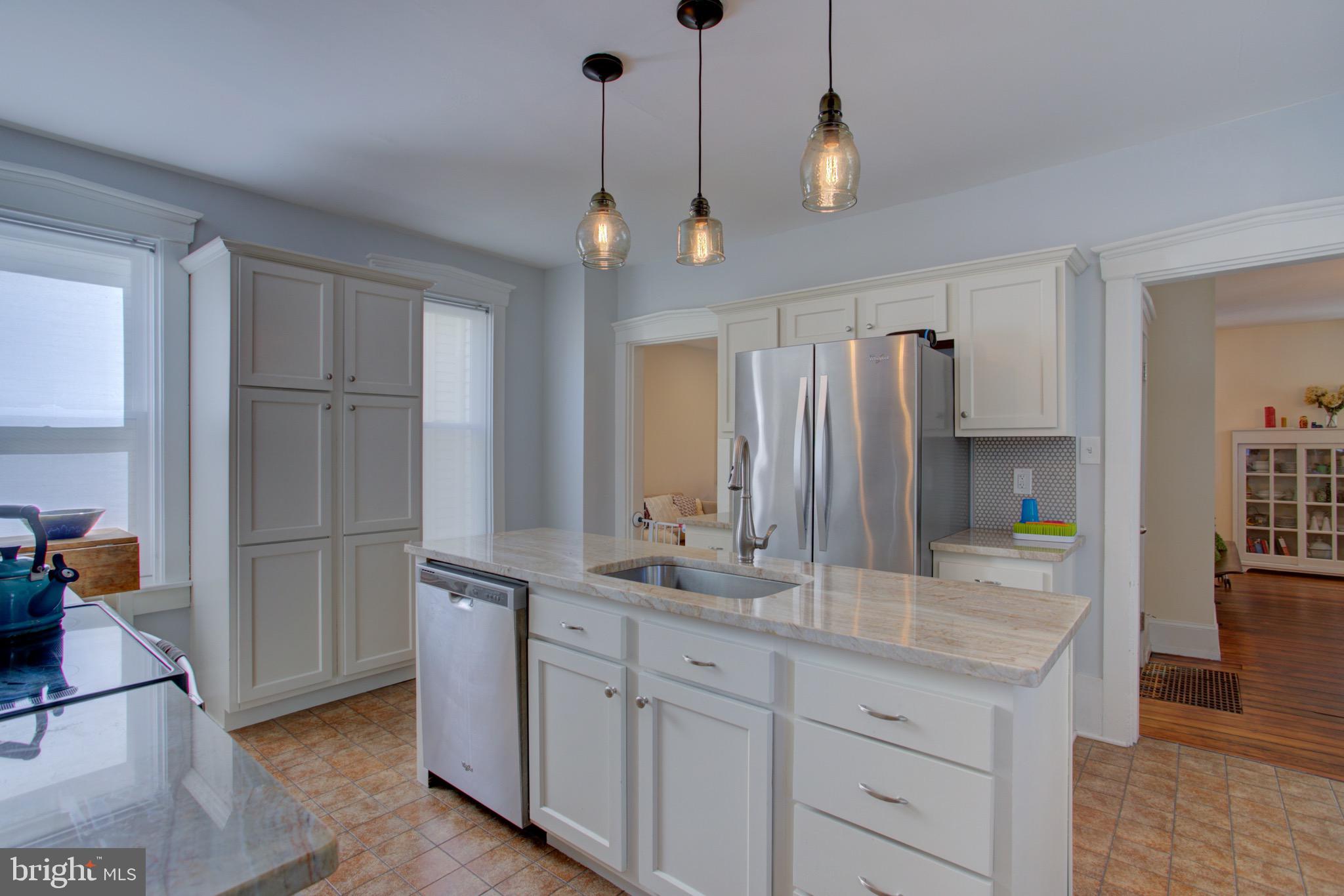 23 West Orange Street Lititz, PA 17543 - Photo 5 of 35