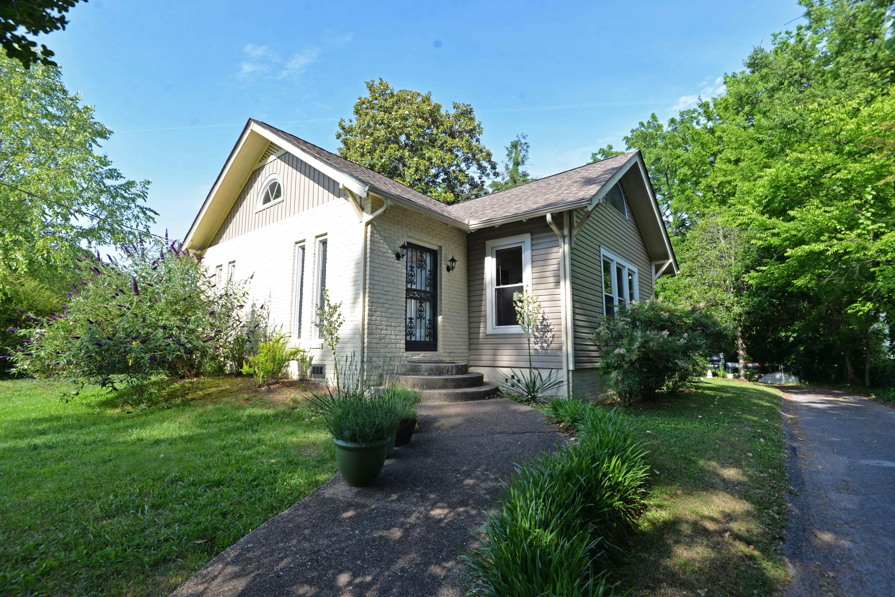 1113 South Crest Road Rossville, GA 30741 - Photo 1 of 28 Front view 1