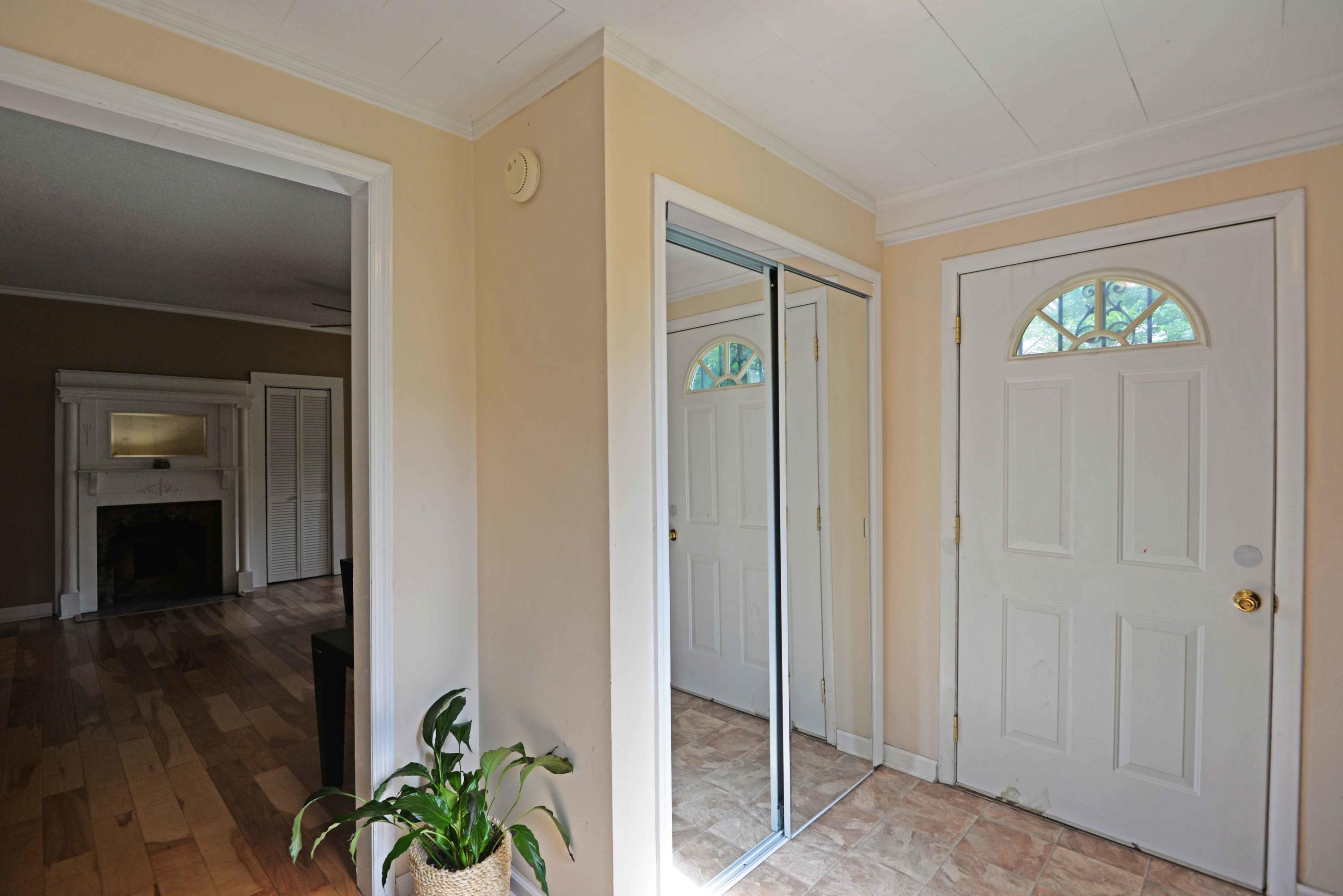 1113 South Crest Road Rossville, GA 30741 - Photo 3 of 28 Foyer to living room