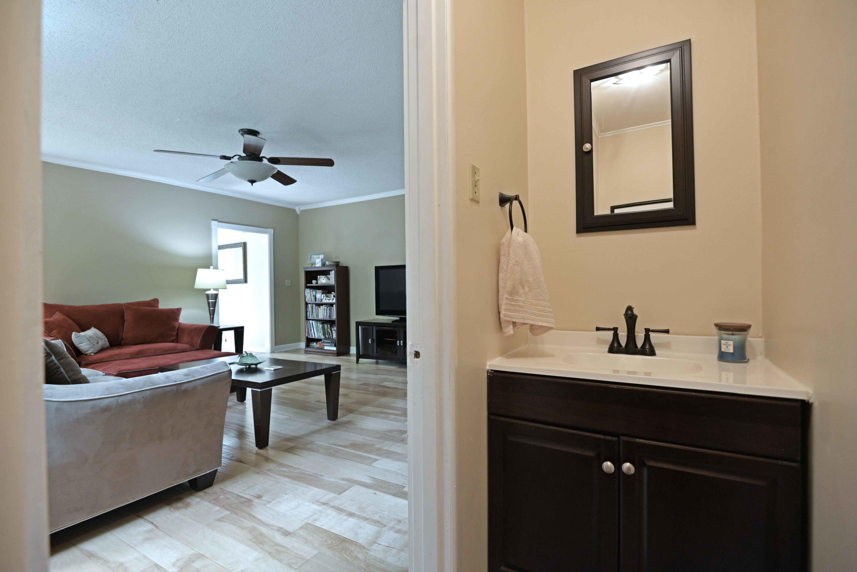 1113 South Crest Road Rossville, GA 30741 - Photo 7 of 28 Powder room