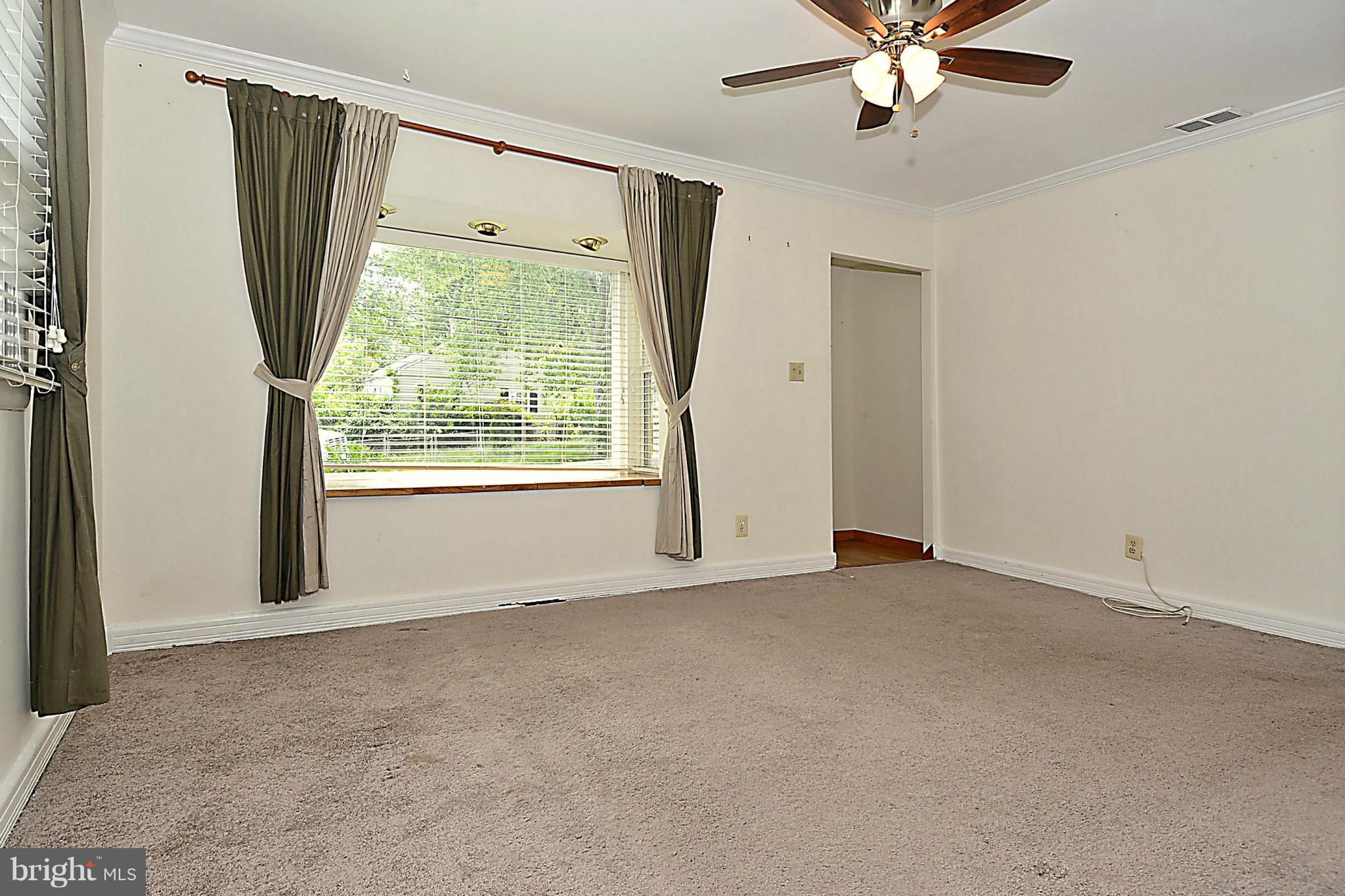 1503 Gleason Street Silver Spring, MD 20902 - Photo 3 of 30 Living Room
