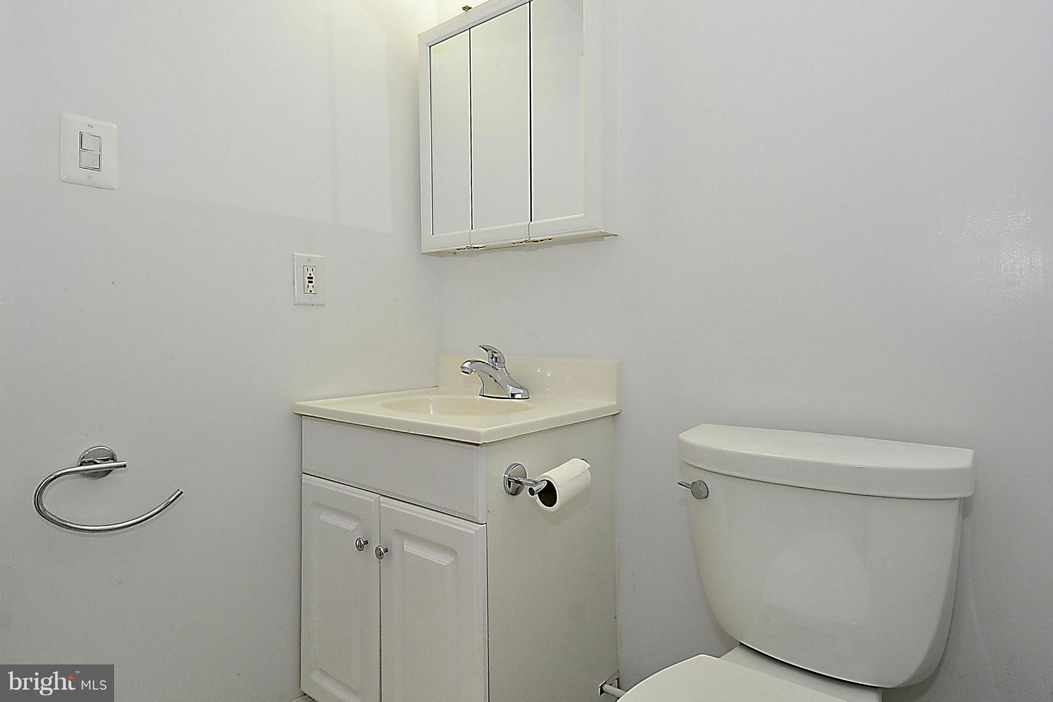 1503 Gleason Street Silver Spring, MD 20902 - Photo 5 of 30 Powder Room