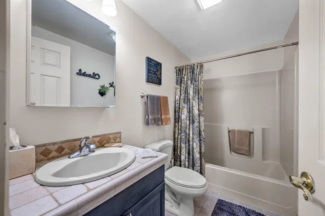 $439,000 | 11 East Balsam Drive, Barre Town, VT 05641