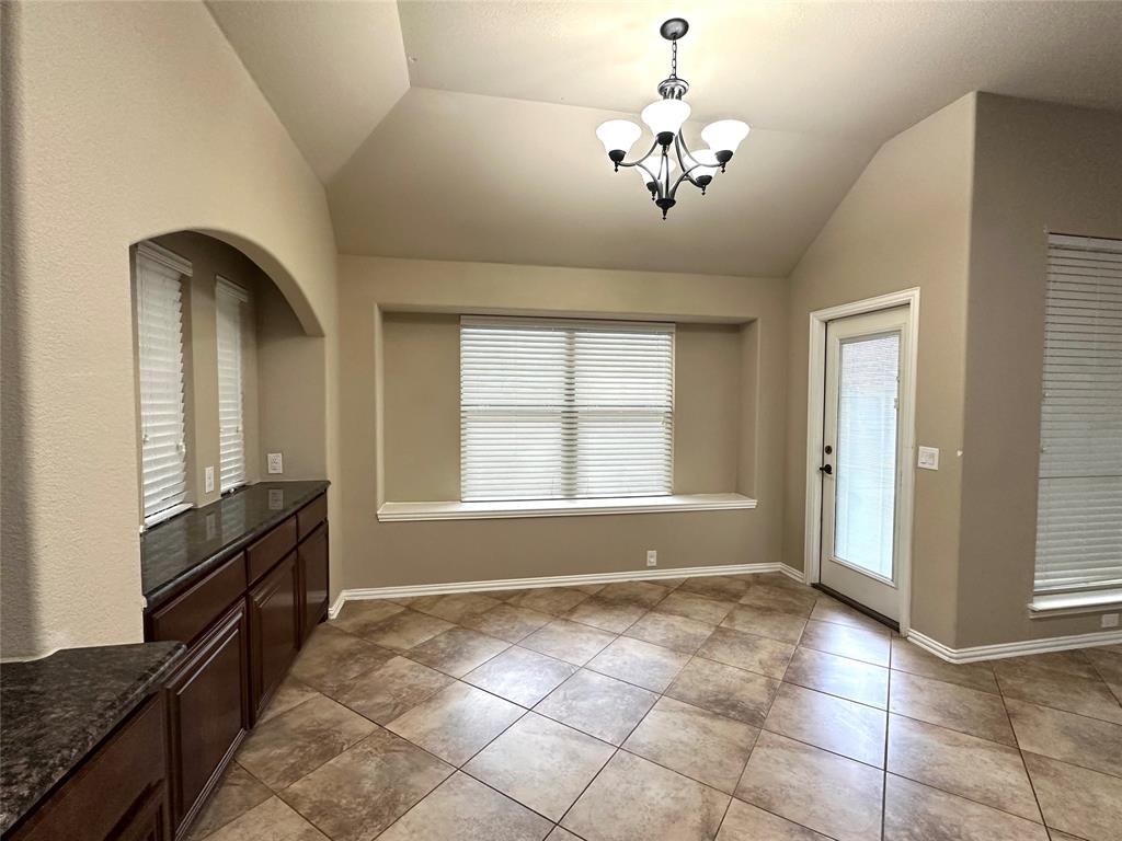 7255 Rueda Grand Prairie, TX 75054 - Photo 7 of 16