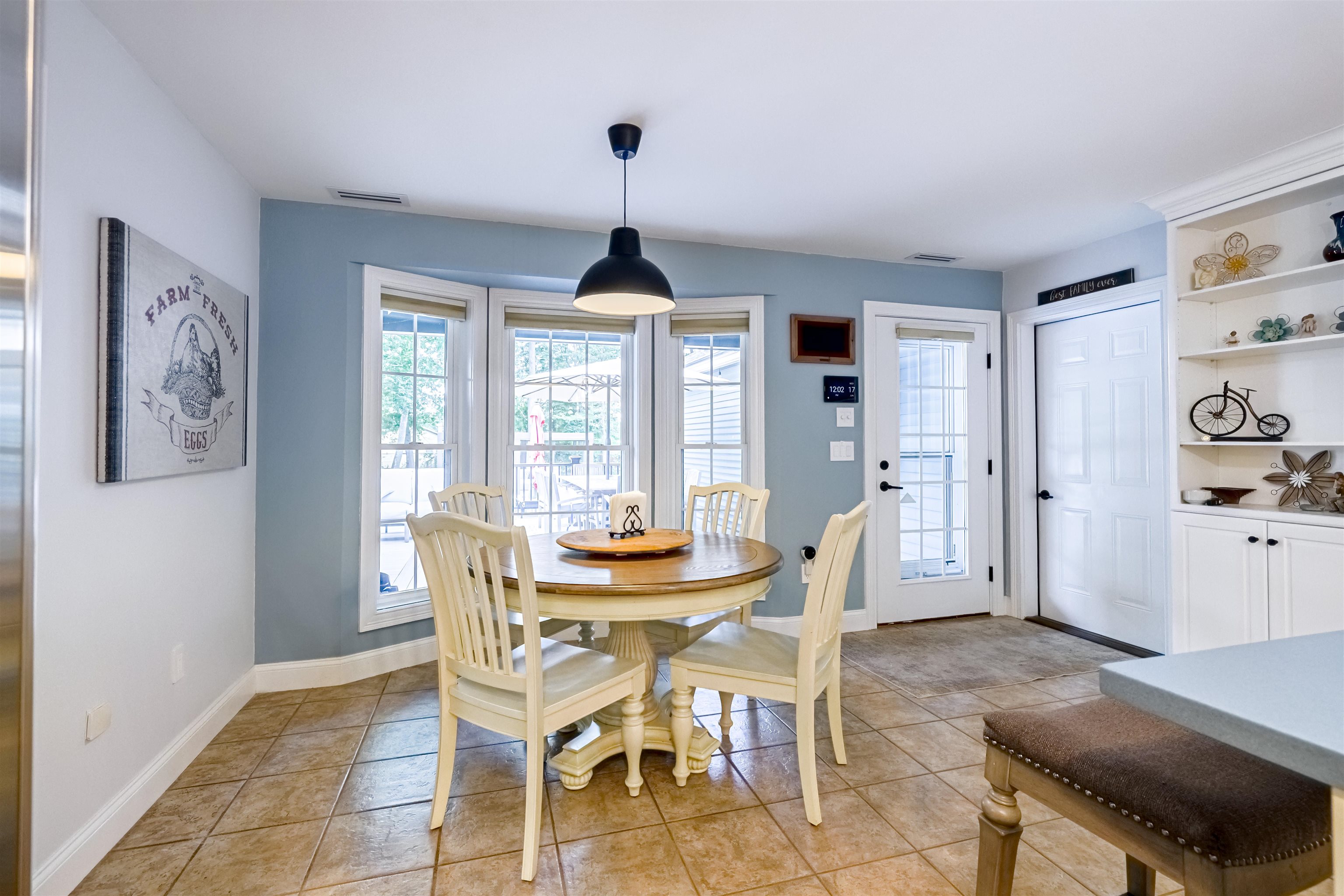 129 Sherburne Street Manchester, NH 03104 - Photo 9 of 44