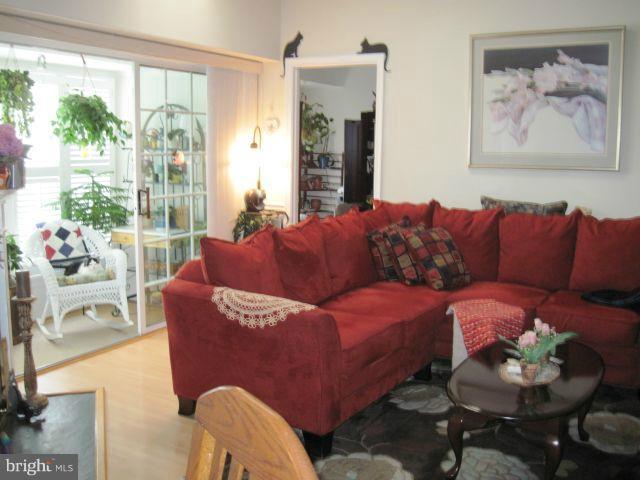 131 Fort Evans Road Southeast, Unit E Leesburg, VA 20175 - Photo 15 of 23 Living Room