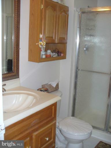 131 Fort Evans Road Southeast, Unit E Leesburg, VA 20175 - Photo 5 of 23 Hall Bath