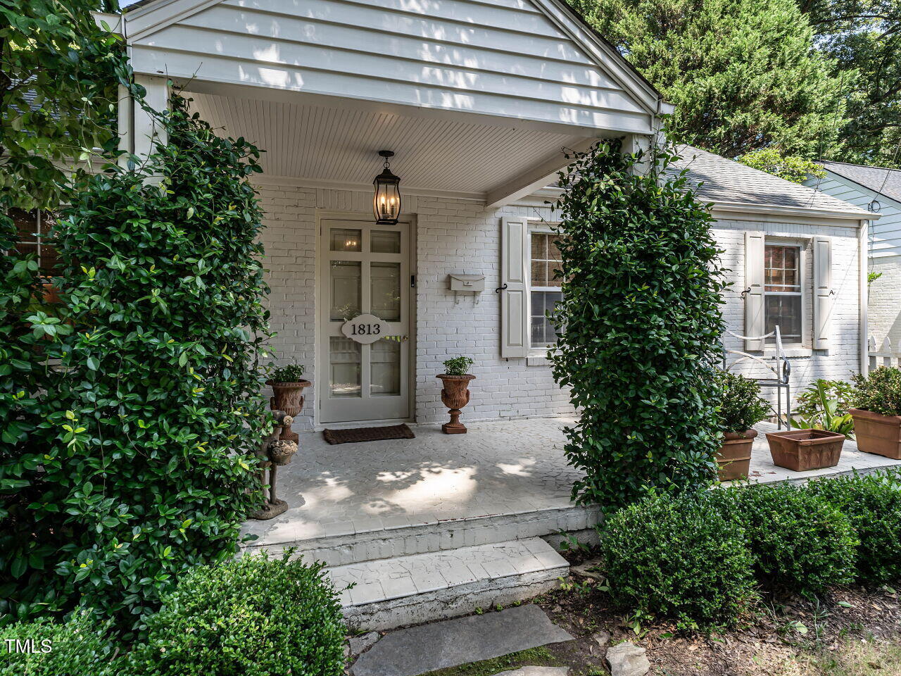 1813 Ridley Street Raleigh, NC 27608 - Photo 4 of 30 004-1280x960-front-porch