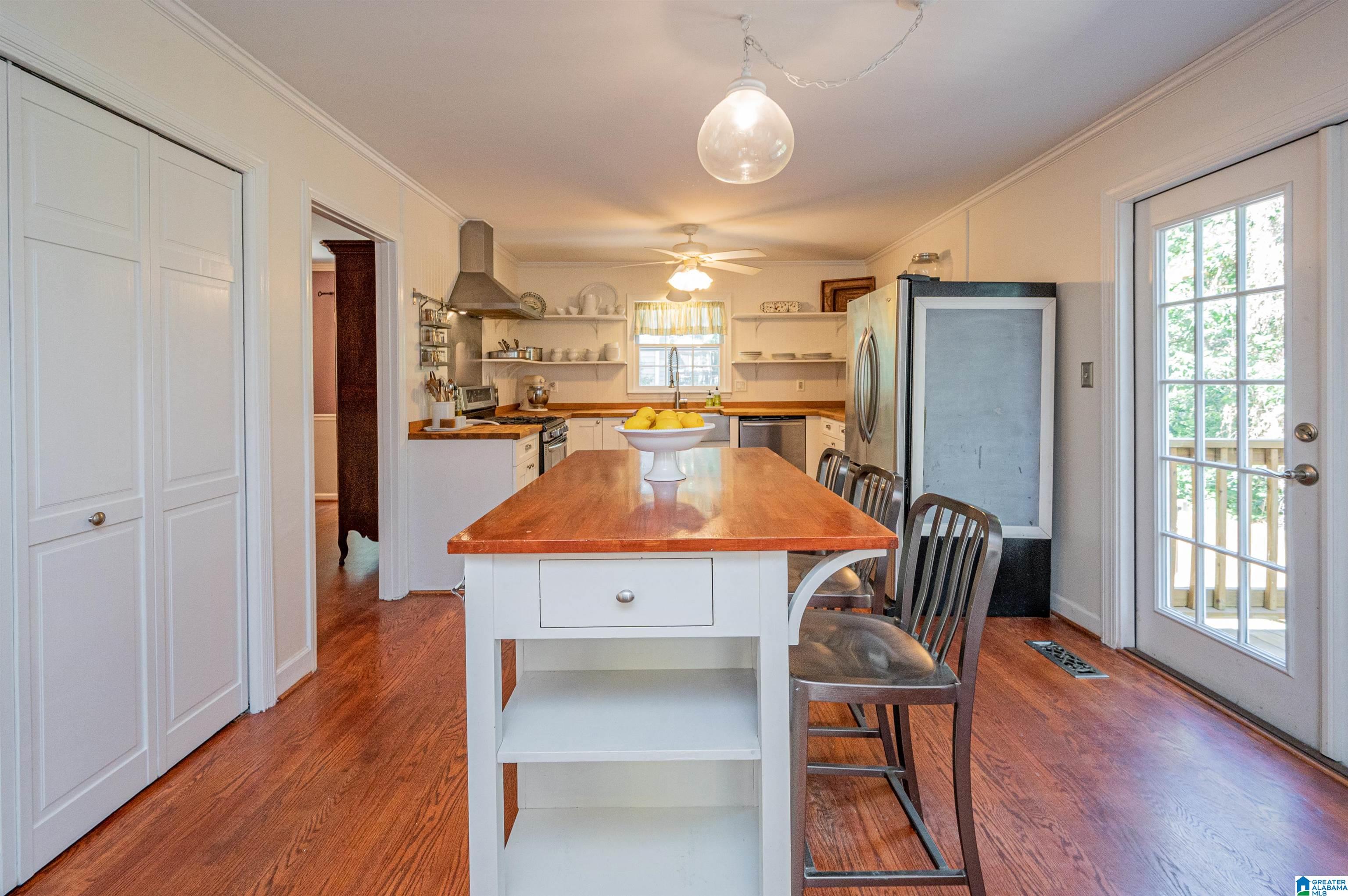 1632 Ridge Road Birmingham, AL 35209 - Photo 8 of 39