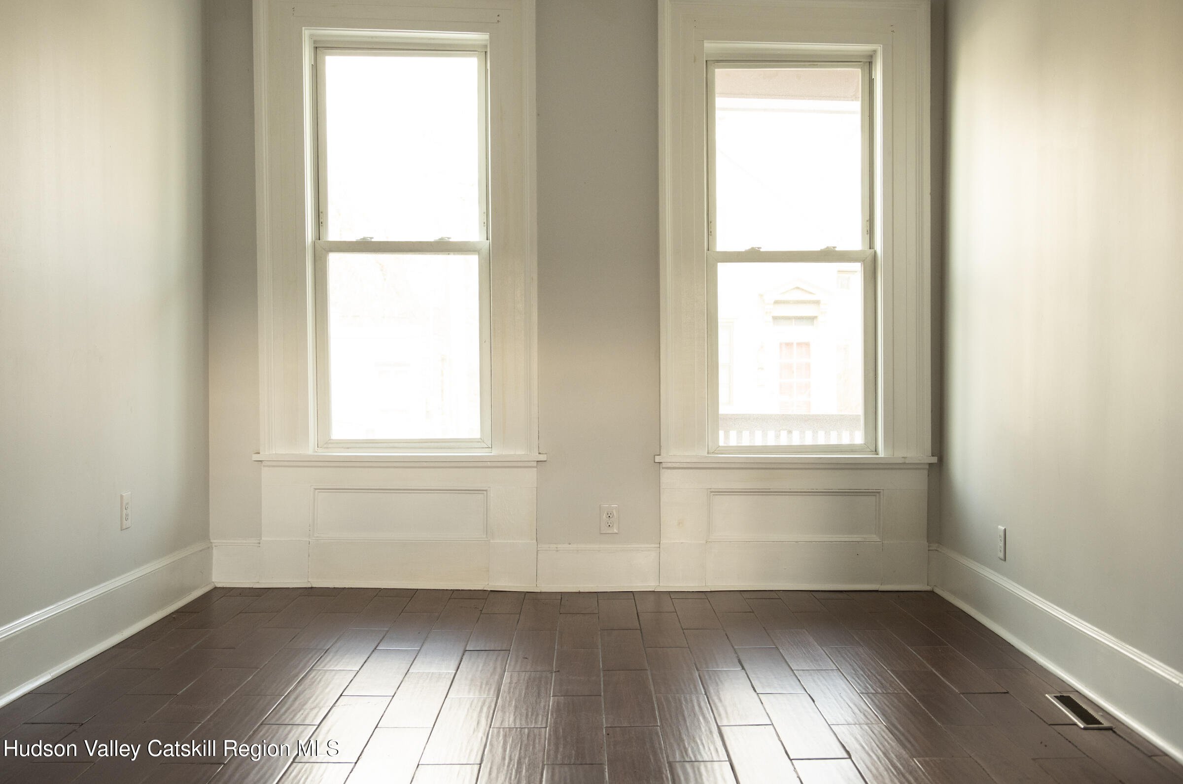 539 State Street Hudson, NY 12534 - Photo 3 of 14 _DSC4415