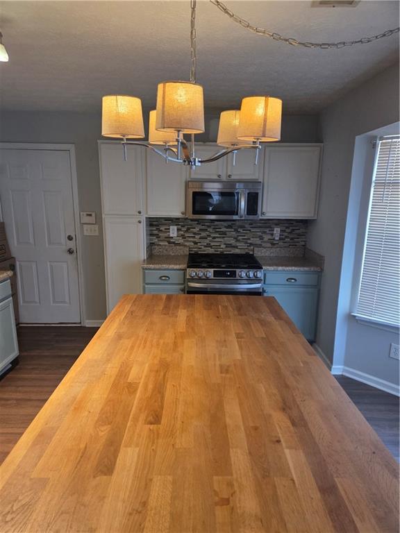 2549 Rainbow Creek Drive Decatur, GA 30034 - Photo 21 of 57 a spacious bathroom with a sink and mirror
