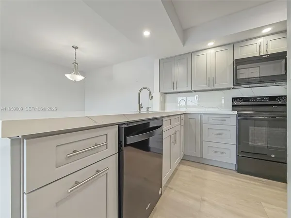 $2,350 | 8590 Southwest 212th Street, Unit 204, Cutler Bay, FL 33189