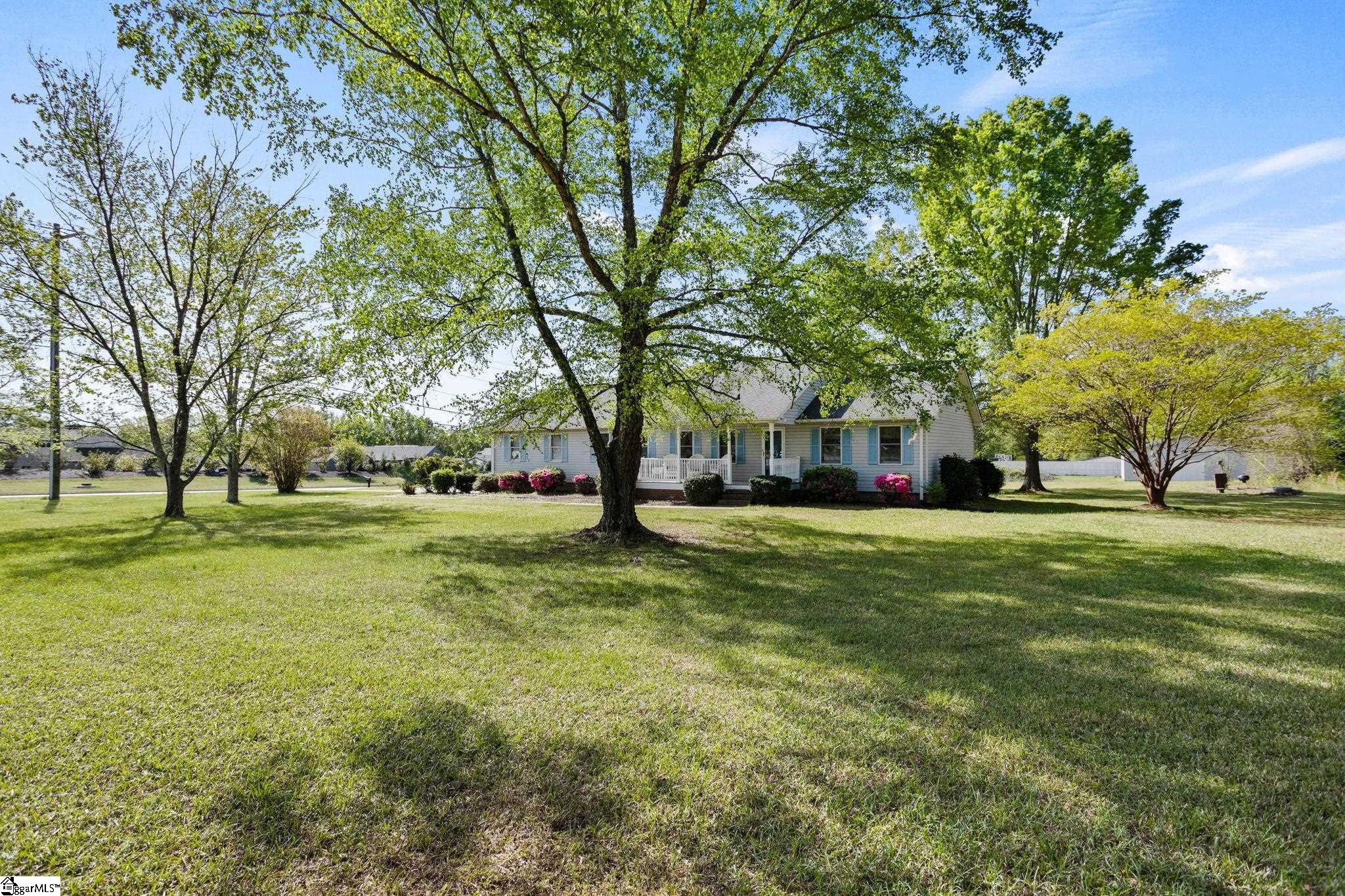 2604 Roper Mountain Road Simpsonville, SC 29681 - Photo 5 of 43