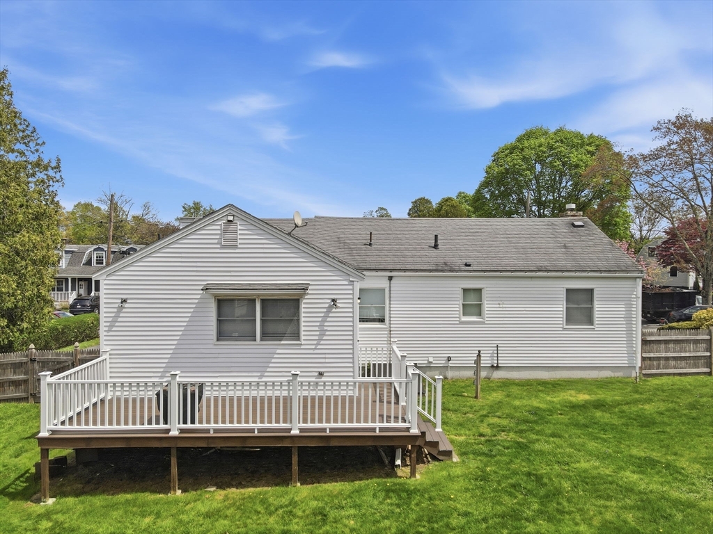 7 Beebe Lane Wakefield, MA 01880 - Photo 4 of 40
