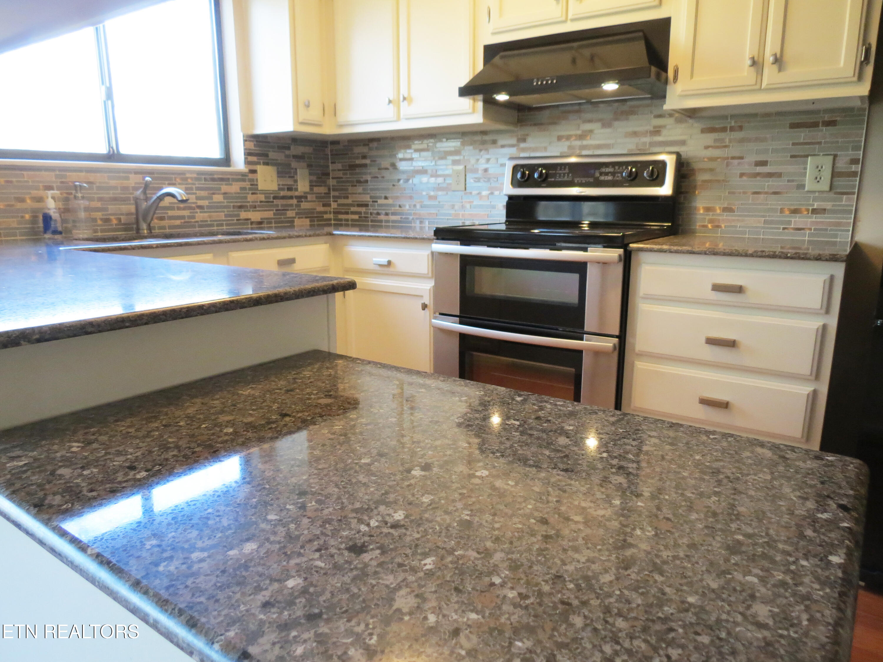 34 Brookside Drive Oak Ridge, TN 37830 - Photo 12 of 47 bs39