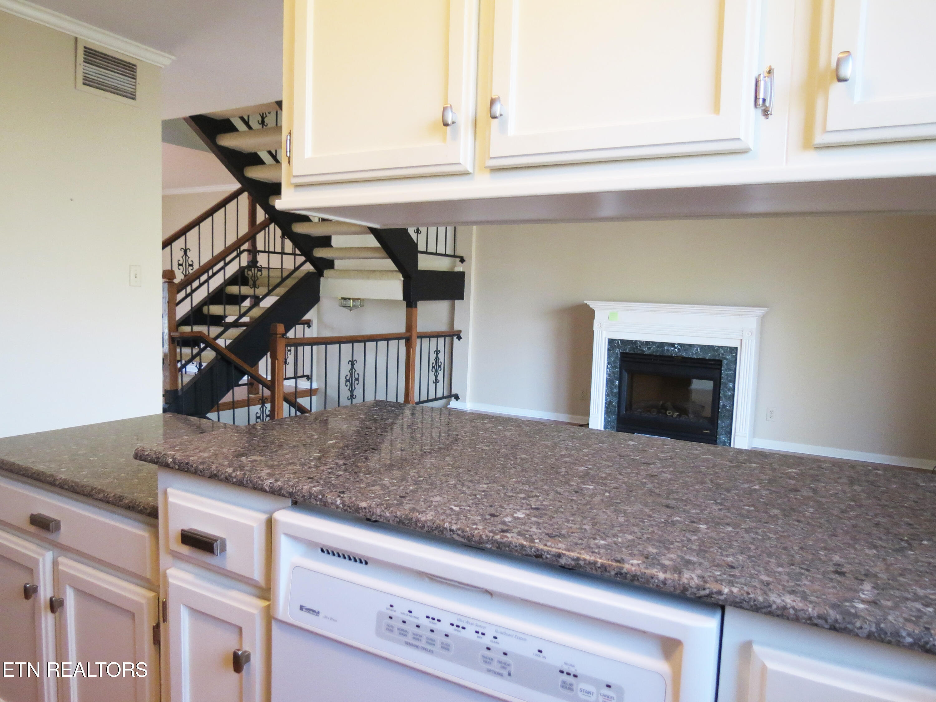 34 Brookside Drive Oak Ridge, TN 37830 - Photo 16 of 47 bs35