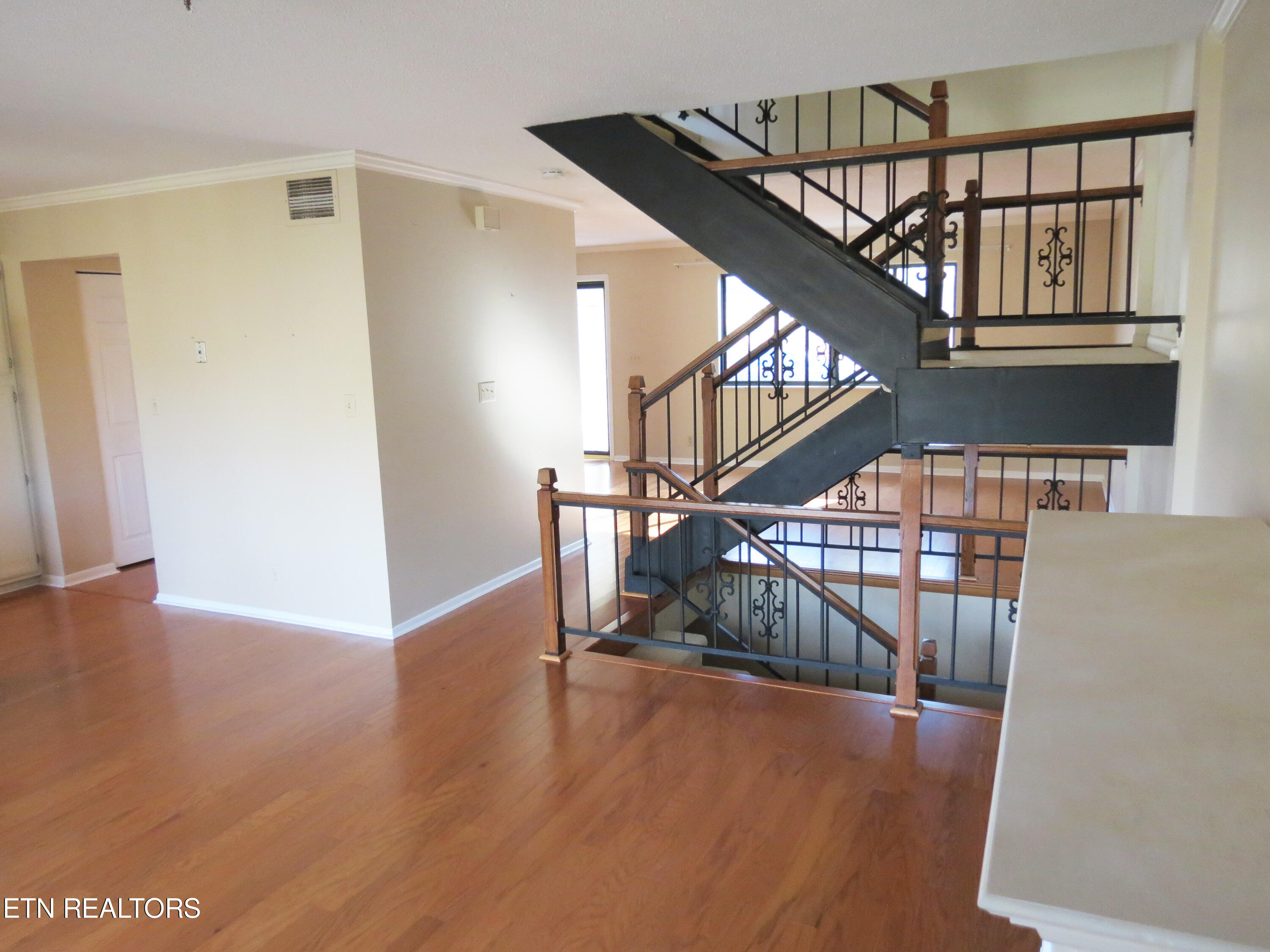 34 Brookside Drive Oak Ridge, TN 37830 - Photo 8 of 47 bs43