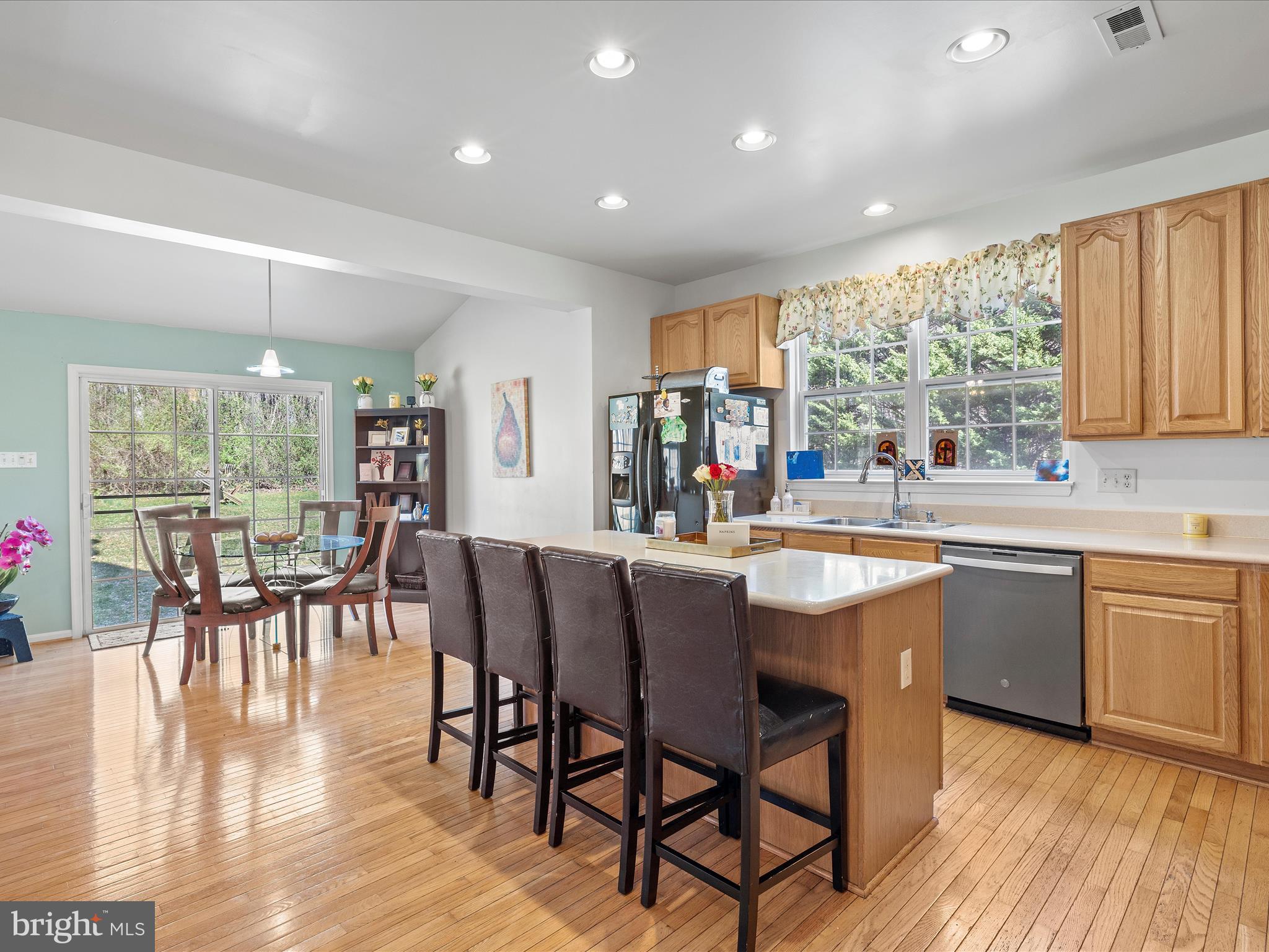 9317 Old Court Road Baltimore, MD 21244 - Photo 12 of 36 Kitchen