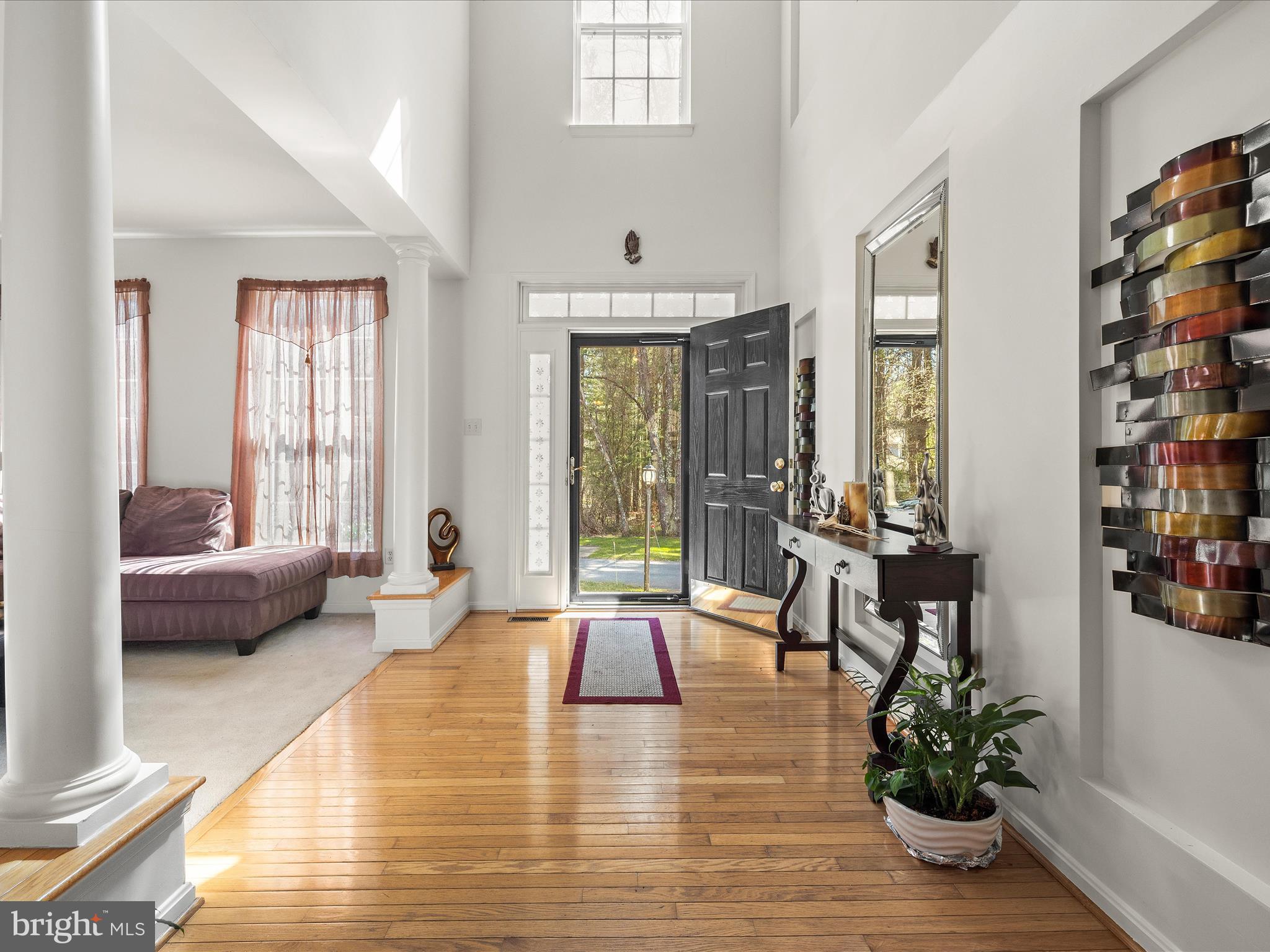 9317 Old Court Road Baltimore, MD 21244 - Photo 2 of 36 Foyer