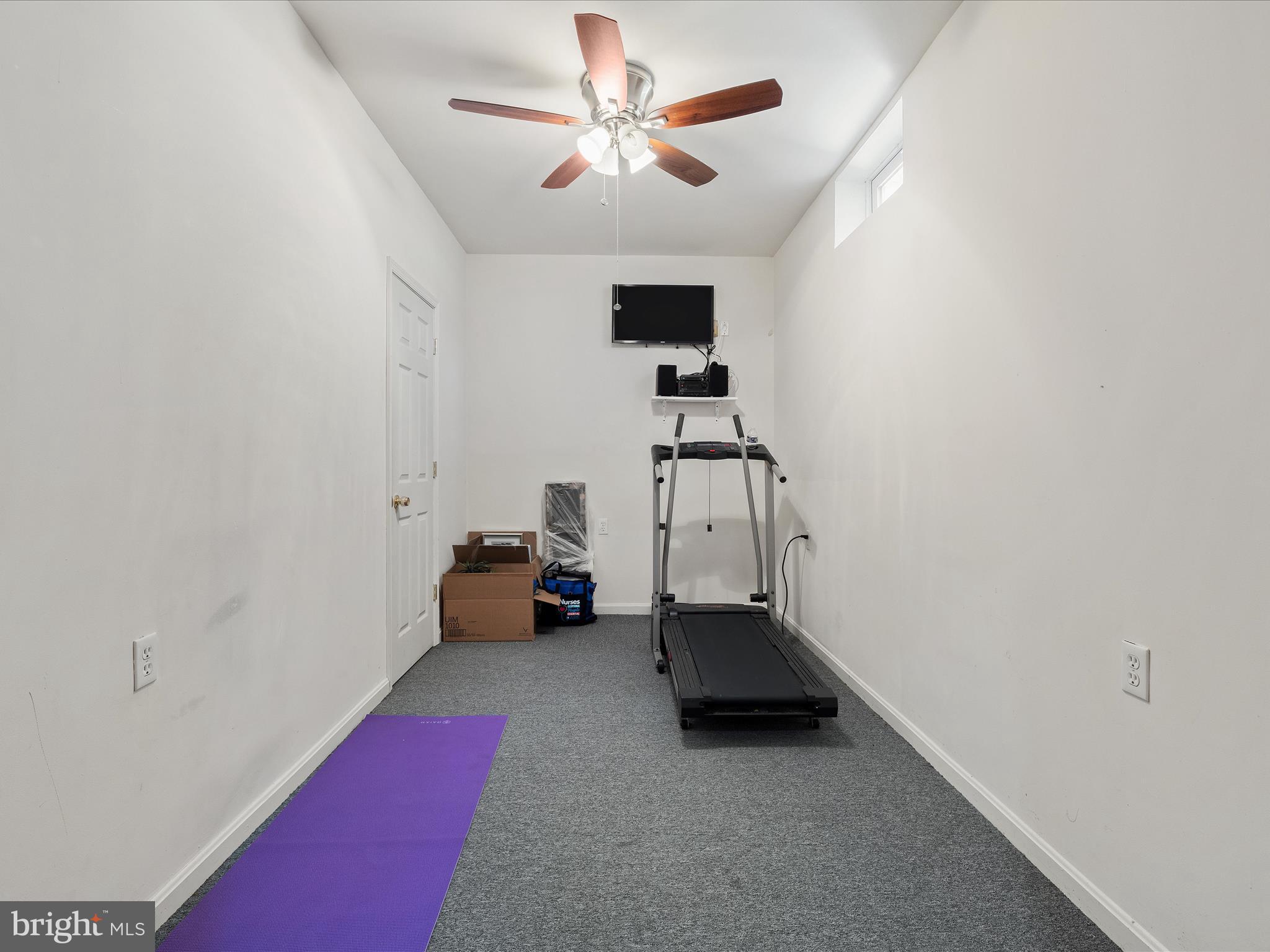 9317 Old Court Road Baltimore, MD 21244 - Photo 31 of 36 Den