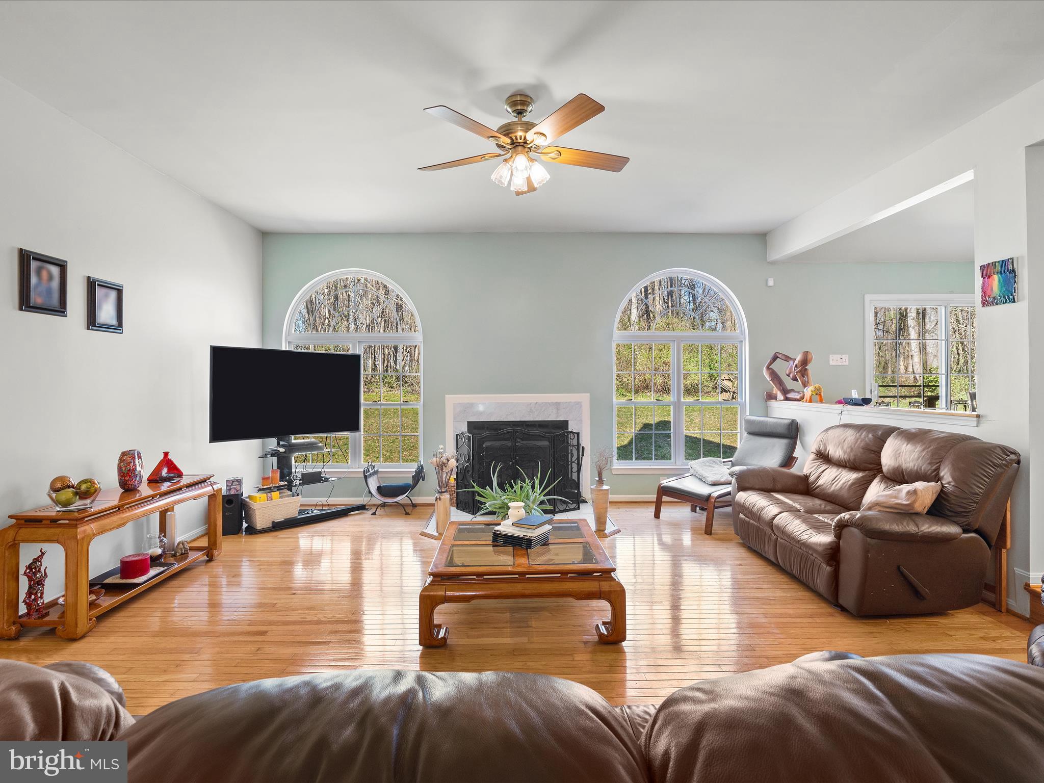 9317 Old Court Road Baltimore, MD 21244 - Photo 7 of 36 Family Room