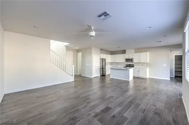 $2,595 | 10260 Bark Pine Court, Las Vegas, NV 89166