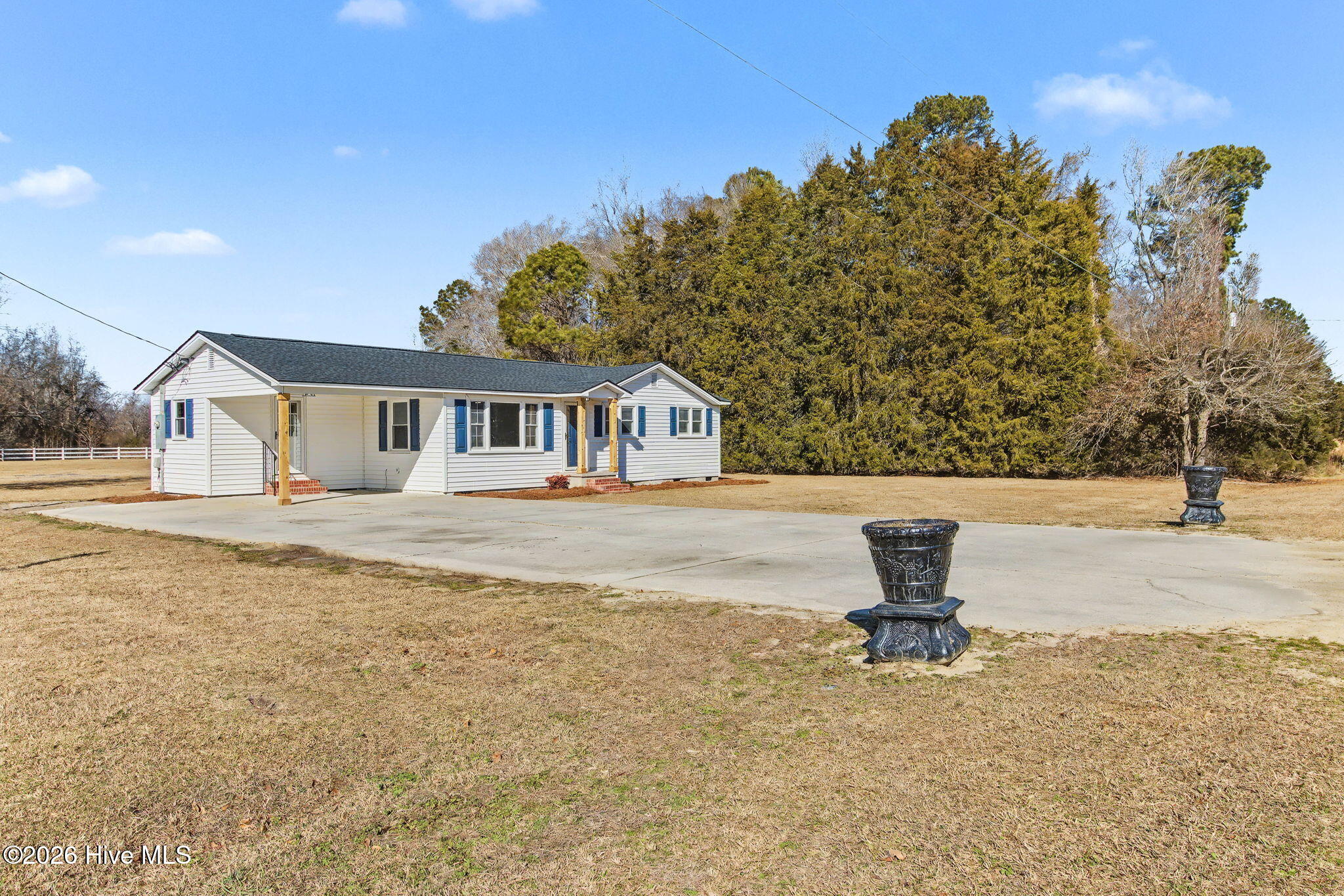 736 James Pait Road Bladenboro, NC 28320 - Photo 23 of 32 Side Home View