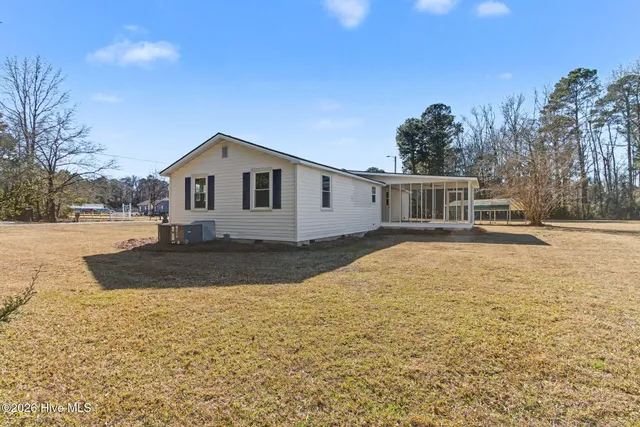 $199,900 | 736 James Pait Road, Bladenboro, NC 28320