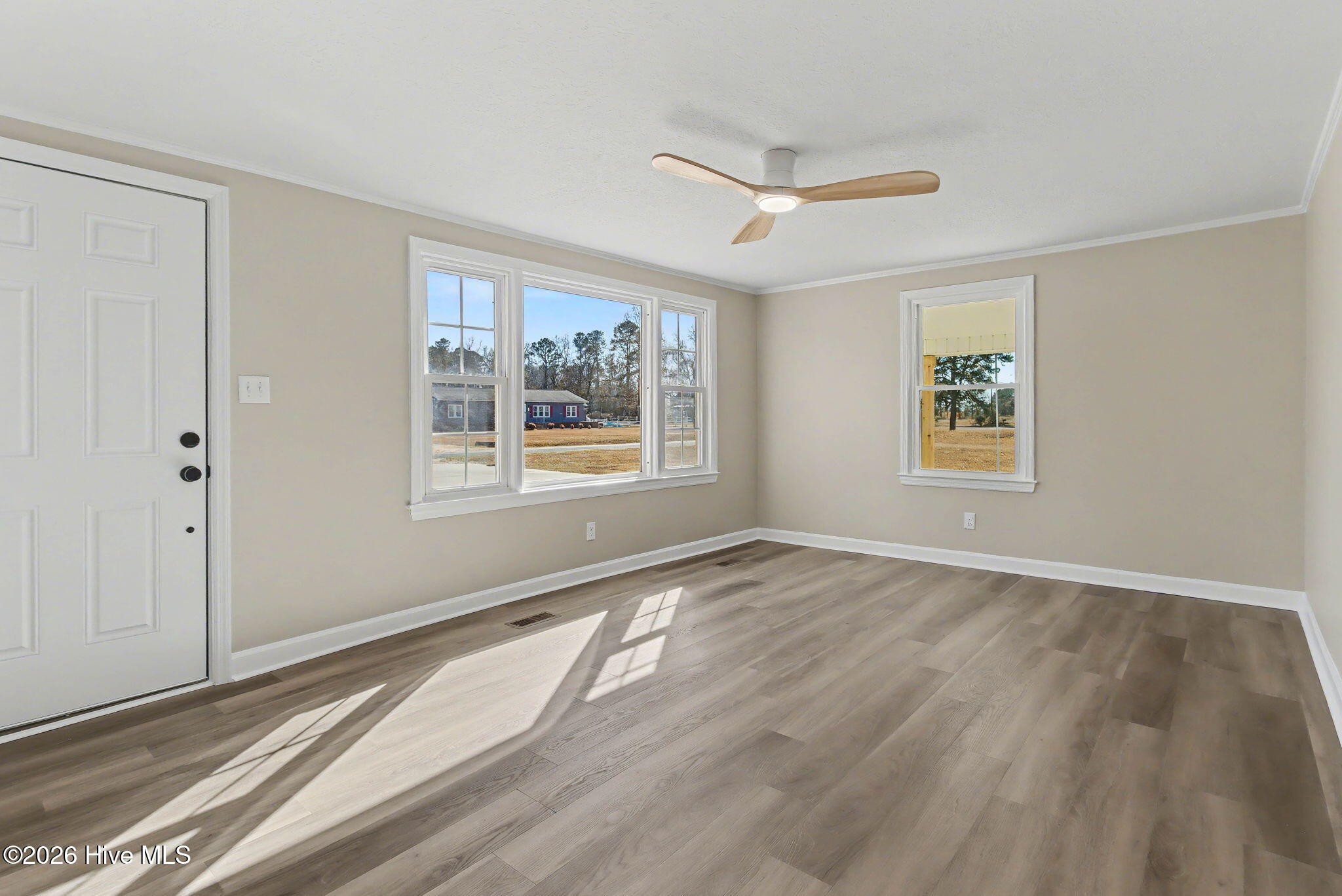 736 James Pait Road Bladenboro, NC 28320 - Photo 4 of 32 Living Room