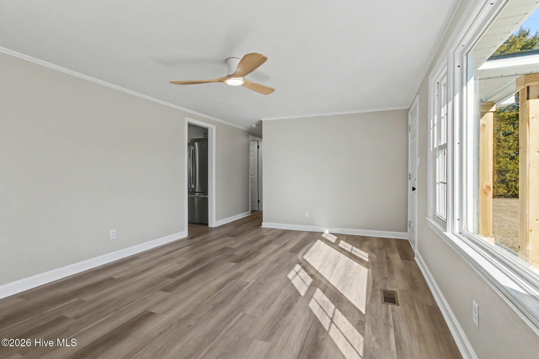 736 James Pait Road Bladenboro, NC 28320 - Photo 6 of 32 Living Room