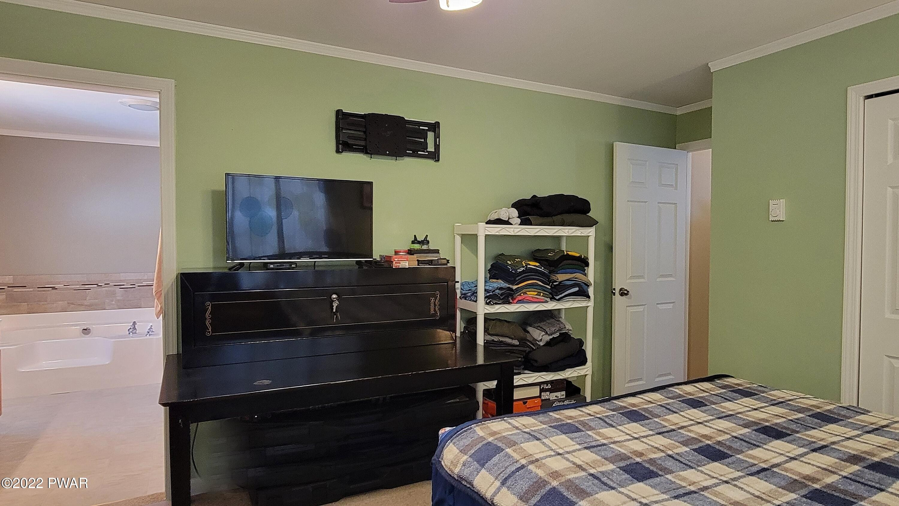 153 Split Rock Road Newfoundland, PA 18445 - Photo 12 of 34 20220131_133753