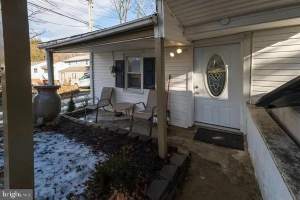 $1,200 | 607 West Lawn Avenue, West Lawn, PA 19609