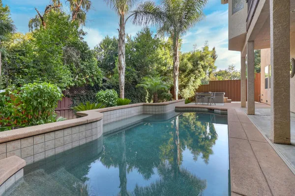 $1,295,000 | 1626 Arden Bluffs Lane, Carmichael, CA 95608