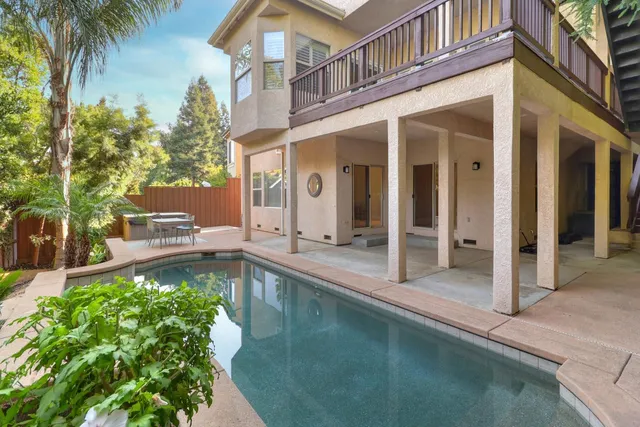 $1,295,000 | 1626 Arden Bluffs Lane, Carmichael, CA 95608