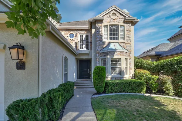 $1,295,000 | 1626 Arden Bluffs Lane, Carmichael, CA 95608
