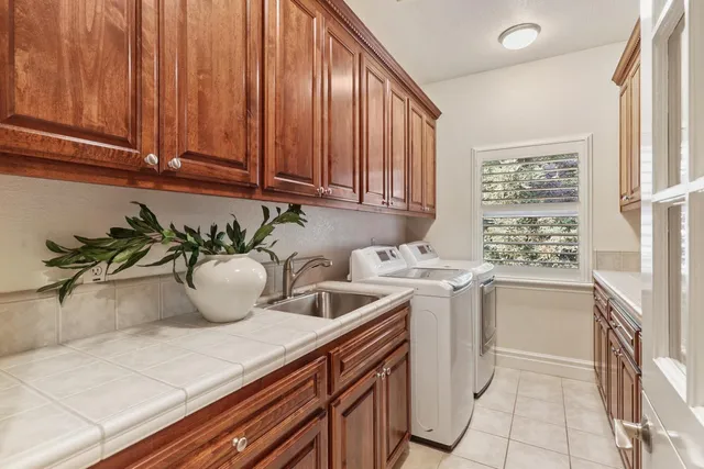 $1,295,000 | 1626 Arden Bluffs Lane, Carmichael, CA 95608