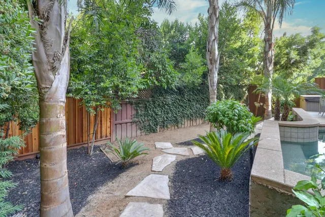 $1,295,000 | 1626 Arden Bluffs Lane, Carmichael, CA 95608