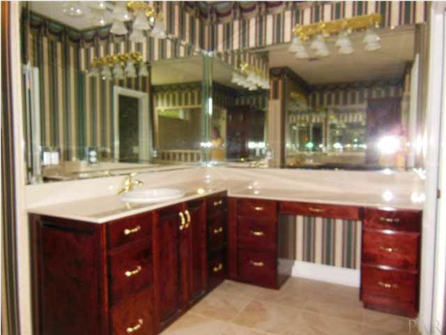 1621 West 9 & Half Mile Road Cantonment, FL 32533 - Photo 12 of 25 Additional vanity area of the master bath