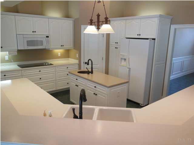 1621 West 9 & Half Mile Road Cantonment, FL 32533 - Photo 9 of 25 The island includes a vegetable sink