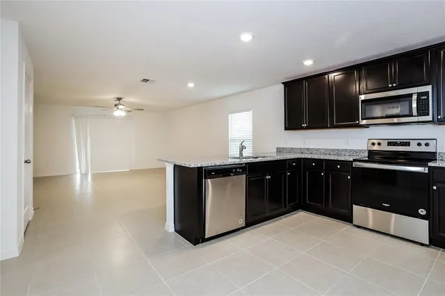 $2,130 | 1674 Hideaway Flat Street, Mascotte, FL 34753