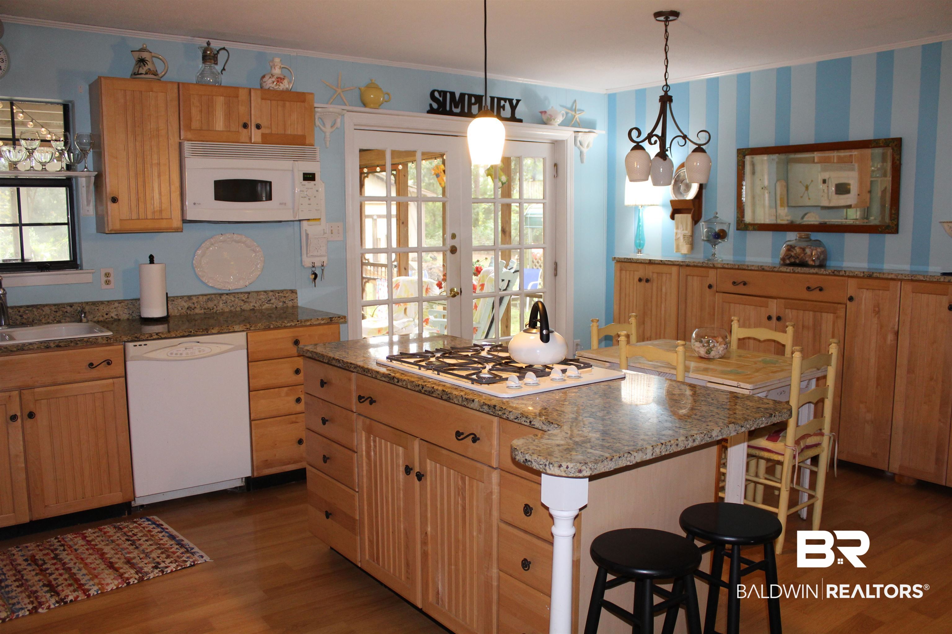 10410 Longview Drive Foley, AL 36535 - Photo 4 of 15 Kitchen