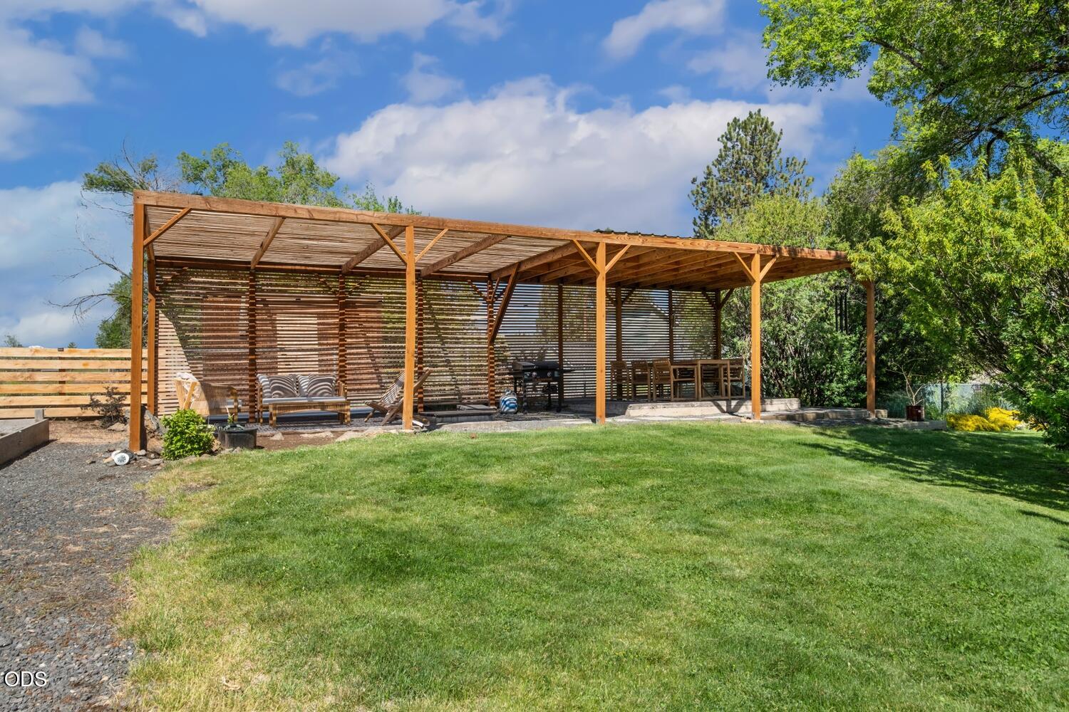 21589 Bear Creek Road Bend, OR 97701 - Photo 19 of 58