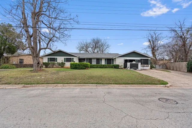 $525,000 | 1731 Hillcrest Lane, Austin, TX 78721