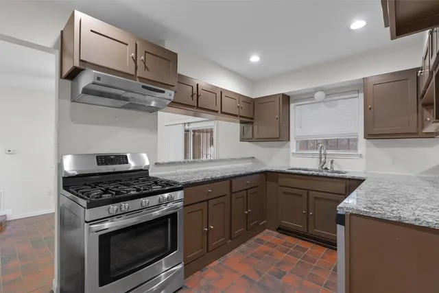 $525,000 | 1731 Hillcrest Lane, Austin, TX 78721